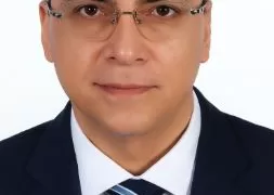 «الدكتور إيهاب رفعت» يتولى منصب عميد كلية الطب بجامعة المنيا