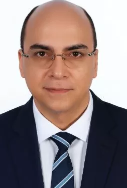 «الدكتور إيهاب رفعت» يتولى منصب عميد كلية الطب بجامعة المنيا