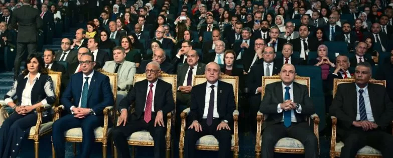 «رئيس الوزراء» يشارك في احتفالية الذكرى السادسة لمنظومة التأمين الصحي الشامل.. وتكريم الرواد الأوائل 4 - جريدة الجمهورية 5 75 - جريدة الجمهورية