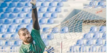 10 «كلين شيت» من أصل 13 مباراة