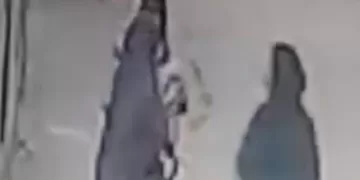 على طريقة بلطجية الشوارع.. سيدة تنتقم من جارتها بتشويه جسدها «بماء النار»