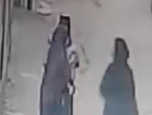 على طريقة بلطجية الشوارع.. سيدة تنتقم من جارتها بتشويه جسدها «بماء النار»