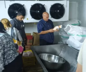 ضبط طن دواجن منتهية الصلاحية ومجهولة المصدر بالشرقية 3 - جريدة الجمهورية ضبط طن دواجن منتهية الصلاحية ومجهولة المصدر بالشرقية