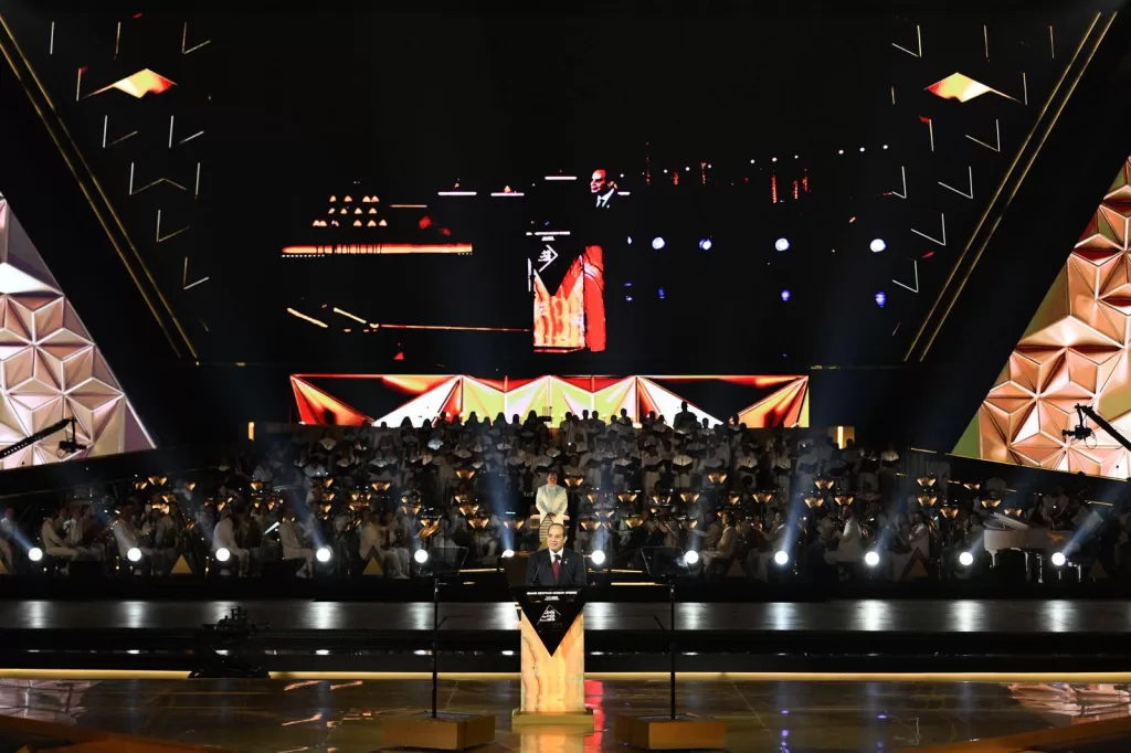 بث مباشر الآن الرئيس عبد الفتاح السيسي والسيدة قرينته يشهدان احتفالية افتتاح المتحف المصري الكبير«هدية مصر للعالم» 8 - جريدة الجمهورية 571409602 1383603533128371 6035266663933308251 n - جريدة الجمهورية