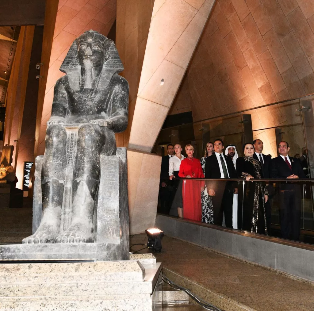 بث مباشر الآن الرئيس عبد الفتاح السيسي والسيدة قرينته يشهدان احتفالية افتتاح المتحف المصري الكبير«هدية مصر للعالم» 21 - جريدة الجمهورية 571630171 1383621269793264 5947633123777629829 n - جريدة الجمهورية