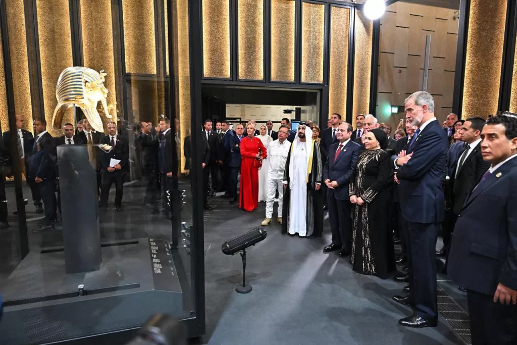 بث مباشر الآن الرئيس عبد الفتاح السيسي والسيدة قرينته يشهدان احتفالية افتتاح المتحف المصري الكبير«هدية مصر للعالم» 19 - جريدة الجمهورية 572778490 1383621313126593 9118712484784125120 n - جريدة الجمهورية