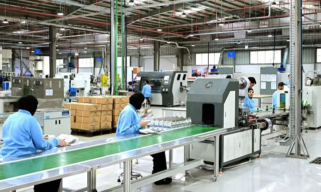 رئيس الوزراء يفتتح مصنع المنصور لتصنيع « فلاتر المركبات والفلاتر الصناعية » 6 - جريدة الجمهورية 6 18 - جريدة الجمهورية