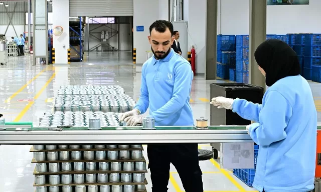 رئيس الوزراء يفتتح مصنع المنصور لتصنيع « فلاتر المركبات والفلاتر الصناعية » 3 - جريدة الجمهورية 8 14 - جريدة الجمهورية