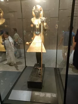 بمشاركة جماهيرية غير مسبوقة.. «المتحف المصري الكبير» يختبر خدمة الدليل الصوتي الجديدة 12 - جريدة الجمهورية 9 4 - جريدة الجمهورية