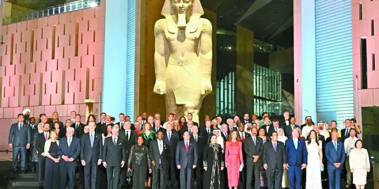 «سارة عمرو» تحقق ذهبية العالم لسلاح الشيش