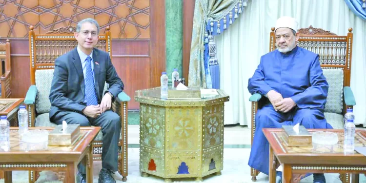 خليفة «فيريرا» المدرب المحلى الأقرب فى ظل الأزمة المالية