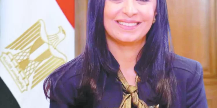 خليفة «فيريرا» المدرب المحلى الأقرب فى ظل الأزمة المالية