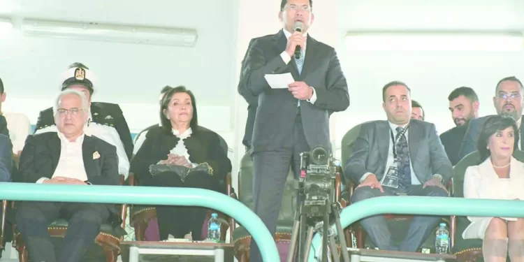 اجتماعات مستمرة بين «الأولمبية» و«الرياضة» و«الاتحادات» 1 - جريدة الجمهورية الزمالك يعد بمكافآت كبيرة