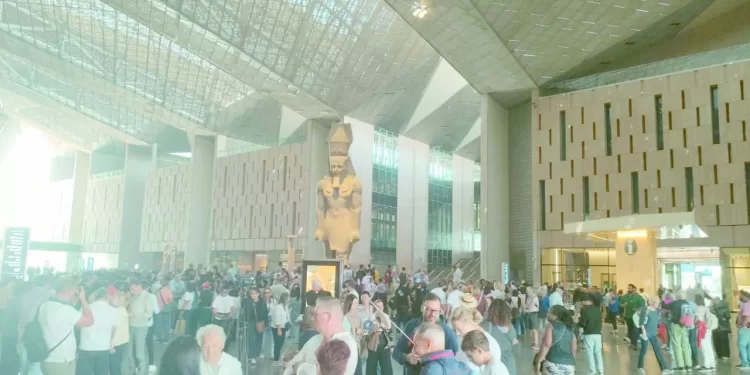 وفود العالم يتدفقون لرؤية عظماء وملوك الحضارة المصرية 1 - جريدة الجمهورية الزمالك يعد بمكافآت كبيرة