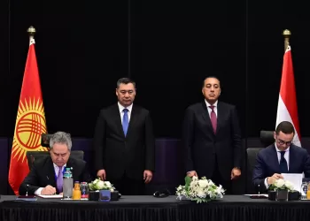 رئيس الجمهورية القيرغيزية ورئيس الوزراء يشهدان توقيع عدد من الاتفاقيات لتعزيز التعاون بين البلدين 2 - جريدة الجمهورية رئيس الجمهورية القيرغيزية ورئيس الوزراء يشهدان توقيع عدد من الاتفاقيات لتعزيز التعاون بين البلدين