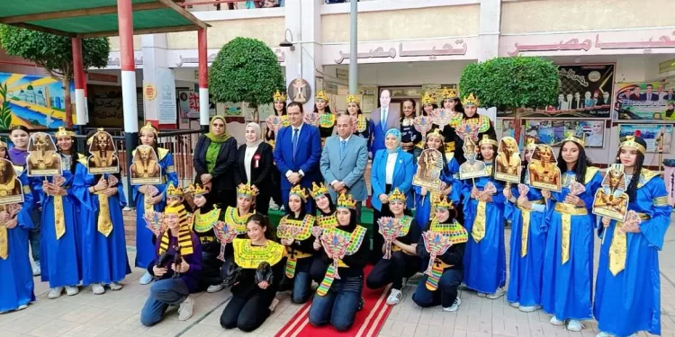 «ملوك مصر القديمه »..في طابور الصباح بـ«شجرة الدر الإعداديه» 1 - جريدة الجمهورية محافظ الدقهلية يتفقد الأنشطة الترفيهية والتعليمية للأطفال بمكتبة مصر العامة