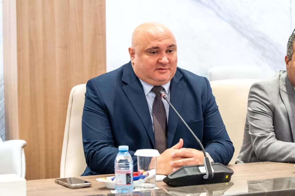 لتعزيز التعاون التشريعي والنقابي: وفد نقابة المحاكم يختتم زيارته للبحرين بتبادل الدروع مع مجلس النواب 7 - جريدة الجمهورية IMG 20251106 WA0090 - جريدة الجمهورية