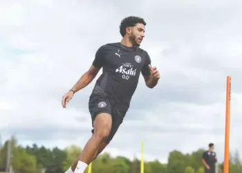 «صلاح ومرموش».. وجهًا لوجه 5 - جريدة الجمهورية السوبر لـ«السوبر» الأهلى والزمالك قمة جماهيرية فى الأراضى الإماراتية