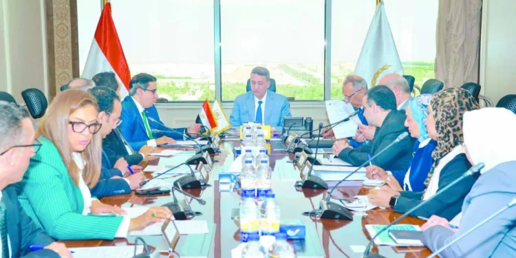 7 أرقام جديدة لـ «النسر الأحمر»