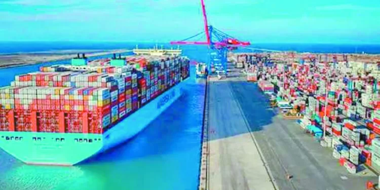 7 أرقام جديدة لـ «النسر الأحمر»