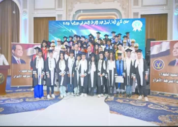 «الداخلية» تكرم المتفوقين من أبناء الشهداء 2 - جريدة الجمهورية صابر و«بوبو».. مقابل فيصل