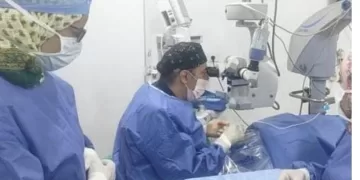 إنقاذ عين طفلة من إصابة قطعية معقدة في الدقهلية