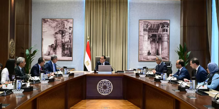 رئيس الوزراء يُتابع عدداً من ملفات عمل وزارة السياحة والآثار
