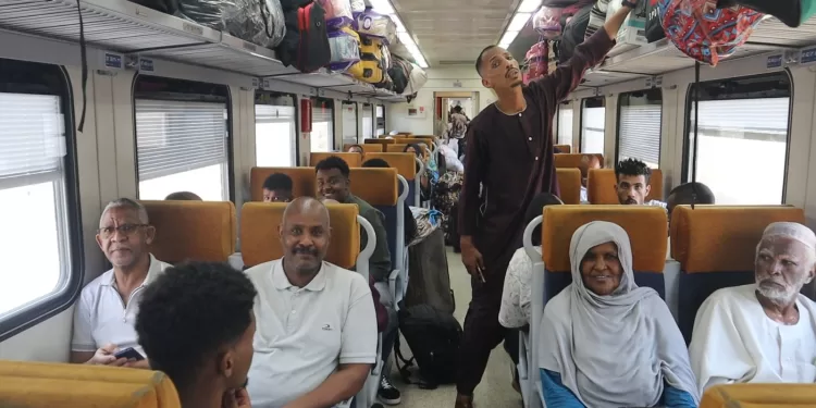 السكة الحديد تواصل تسيير قطارات العودة الطوعية للأشقاء السودانيين