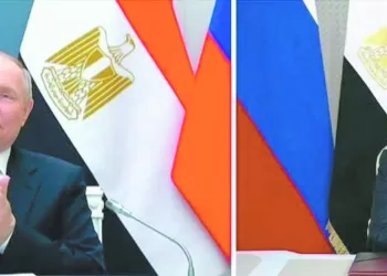 إنقاذ مبنى البنك العثمانى بـ «المنشية» من حريق بعد التهام النيران أكشاك بيع الاحذية بجواره