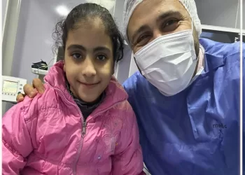 إنقاذ طفلة ابتلعت سلسلة معدنية بـالشرقية