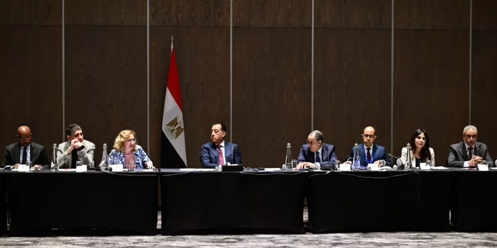 رئيس الوزراء يعلن التطلع لتشكيل مجلس أعمال مشترك مع جنوب أفريقيا لدعم الاستثمار والتبادل التجاري 6 - جريدة الجمهورية IMG 20251121 WA0049 - جريدة الجمهورية