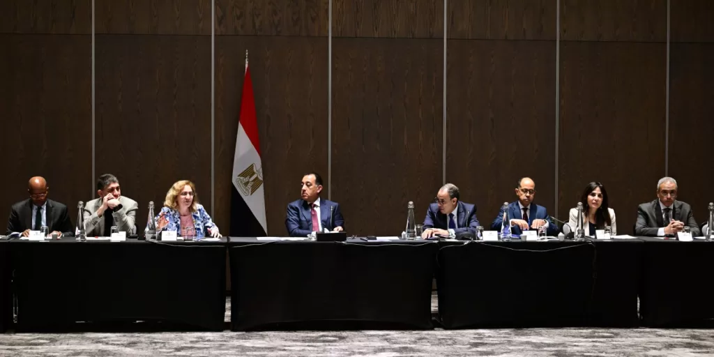 رئيس الوزراء يعلن التطلع لتشكيل مجلس أعمال مشترك مع جنوب أفريقيا لدعم الاستثمار والتبادل التجاري 5 - جريدة الجمهورية IMG 20251121 WA0050 - جريدة الجمهورية