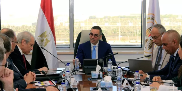 «الخطيب» يبحث مع  رؤساء المجالس التصديرية سُبُل تعزيز الصادرات المصرية للأسواق الخارجية