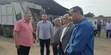 رئيس مدينة بلطيم يتفقد الحملة الميكانيكية ومعدات النظافة لرفع كفاءة الأداء