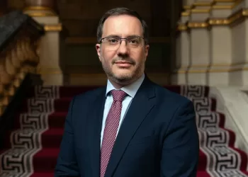 السفير البريطاني: المتحف المصري الكبير مؤسسة مذهلة وعرض يليق بعجائب مصر القديمة 3 - جريدة الجمهورية السفير البريطاني: المتحف المصري الكبير مؤسسة مذهلة وعرض يليق بعجائب مصر القديمة