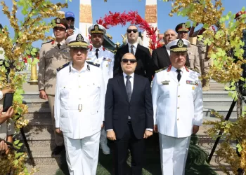 محافظ كفر الشيخ يضع إكليل الزهور على النصب التذكاري لشهداء معركة البرلس البحرية بحضور قيادات القوات البحرية والأمنية 7 - جريدة الجمهورية محافظ كفر الشيخ يضع إكليل الزهور على النصب التذكاري لشهداء معركة البرلس البحرية بحضور قيادات القوات البحرية والأمنية