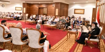 البابا تواضروس يستقبل وفدًا من الكنيسة السريانية الأرثوذكسية بالسويد