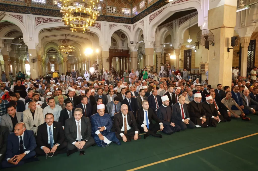 الأزهري وعياد وعبد المعطي وداود يؤدون صلاة الجمعة بسيدي إبراهيم الدسوقي احتفالًا بالعيد القومي لكفر الشيخ 3 - جريدة الجمهورية WhatsApp Image 2025 11 07 at 1.00.09 PM1 - جريدة الجمهورية