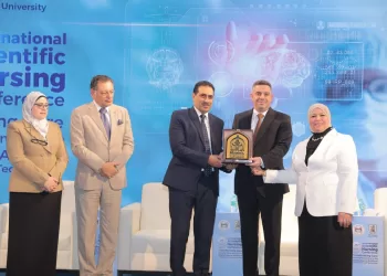 «تمريض القاهرة».. تختتم فعاليات مؤتمرها السنوي «تحويل الرعاية نحو التميز التمريضي في عصر الذكاء الاصطناعي» 2 - جريدة الجمهورية «تمريض القاهرة».. تختتم فعاليات مؤتمرها السنوي «تحويل الرعاية نحو التميز التمريضي في عصر الذكاء الاصطناعي»