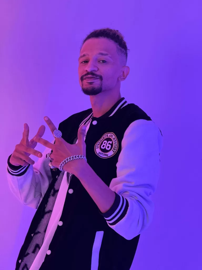 بمشاعر الفخر والانتماء.. «نور أبو حساب» يقدم ملحمة غنائية عن المتحف المصري الكبير 9 - جريدة الجمهورية WhatsApp Image 2025 11 08 at 4.19.43 PM - جريدة الجمهورية