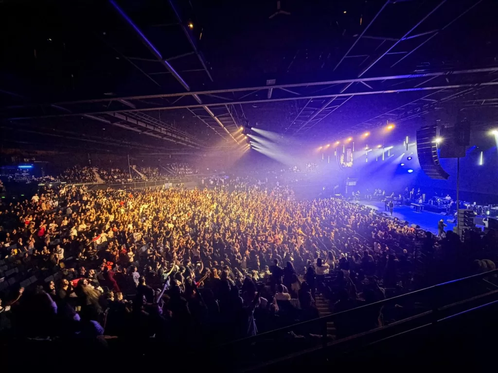 فيديو| تامر حسني يشعل باريس في حفل جماهيري ضخم بمسرح «الدوم دو» 2 - جريدة الجمهورية WhatsApp Image 2025 11 08 at 5.46.38 AM - جريدة الجمهورية