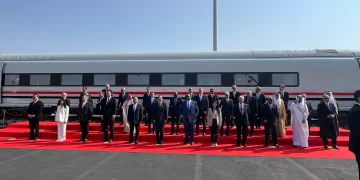 سفير ألمانيا بالقاهرة يُؤكِّد أهمية مشروع قطار «فيلارو» فائق السرعة