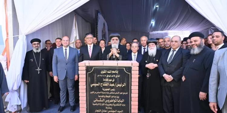 البابا تواضروس يضع حجر أساس مستشفى «سندة».. ويفتتح مدرسة ومركزاً للغسيل الكلوي وعيادات تخصصية في ٦ أكتوبر