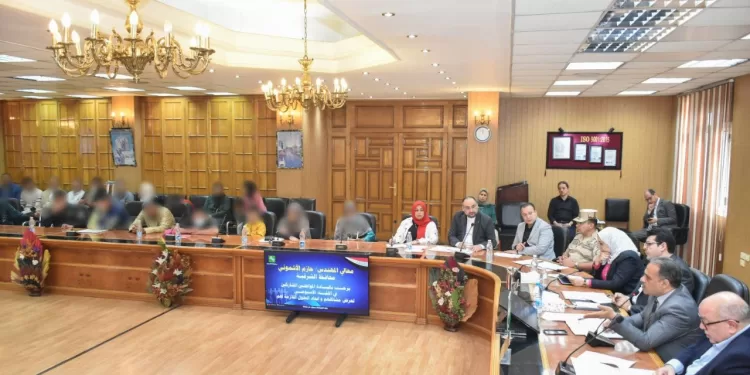 فرص عمل ومساعدات مالية وعلاج على نفقة الدولة في لقاء المواطنين بالشرقية 1 - جريدة الجمهورية فرص عمل ومساعدات مالية وعلاج على نفقة الدولة في لقاء المواطنين بالشرقية