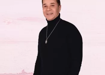 صوت الزمن الجميل يتجدد: مدحت صالح يطرح «إنت وبس» 13 أغنية بمزيج من الأصالة والعصرية