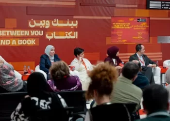 الرواية المعاصرة..  كتاب وروائيون يكشفون عن العلاقة الجديدة بين المبدع والنص في «الشارقة للكتاب 2025»