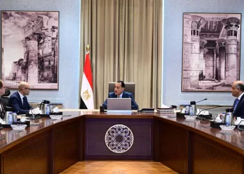 رئيس الوزراء يلتقي سكرتير عام المحكمة الدائمة للتحكيم