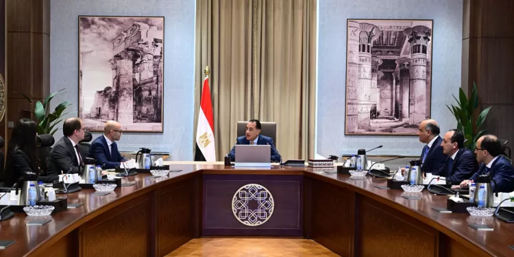 رئيس الوزراء يلتقي سكرتير عام المحكمة الدائمة للتحكيم