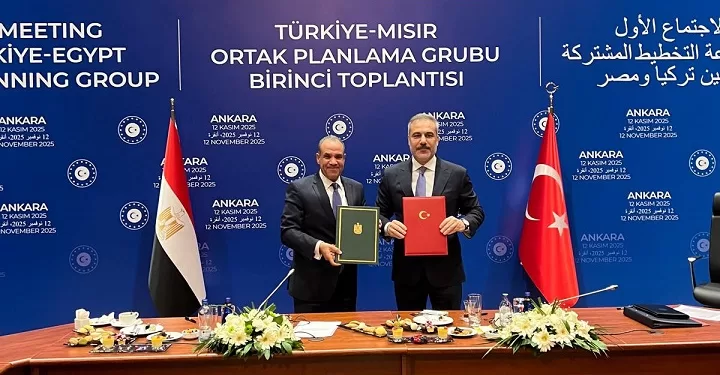 وزيرا خارجية مصر وتركيا يقودان اجتماعًا تنسيقيًا موسعًا لبحث تطوير التعاون الثنائي