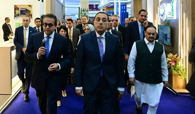 خلال تفقد معرض «PHDC’25»: رئيس الوزراء يُشيد بالابتكارات المحلية ويؤكد أهمية التحول الرقمي في القطاع الصحي